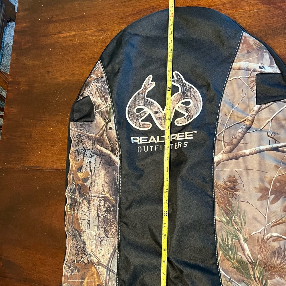 Realtree camo truck
Seat cover - Black and Brown